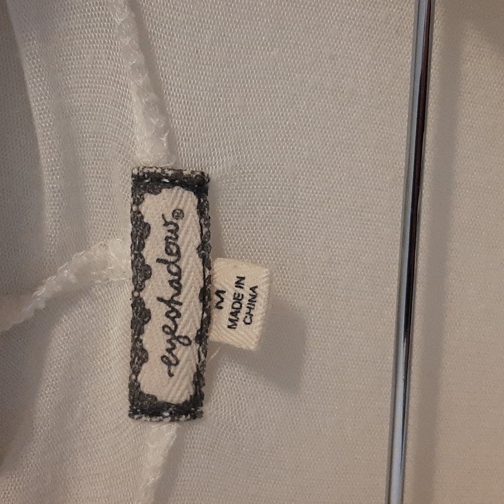 Womans shirt - Picture 2 of 3
